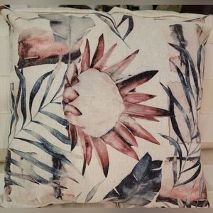 Milli Home Fashions Feather Filled Flower Collection Decorative Pillow 18x18 "